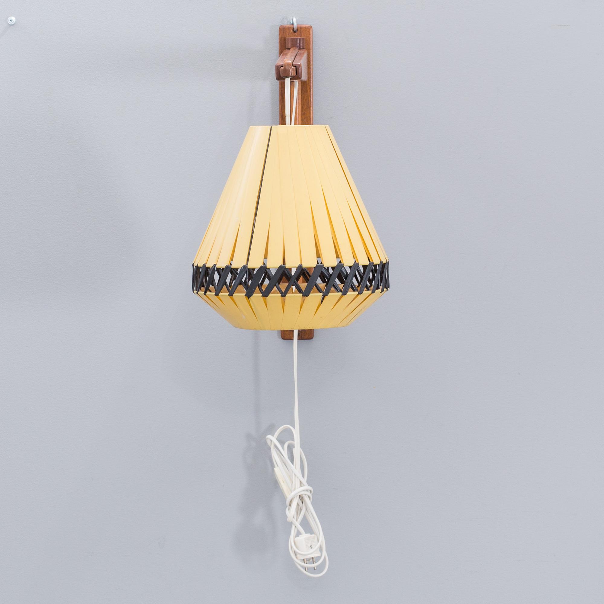 VÄGGLAMPA, Steneby, 1950/60-tal.