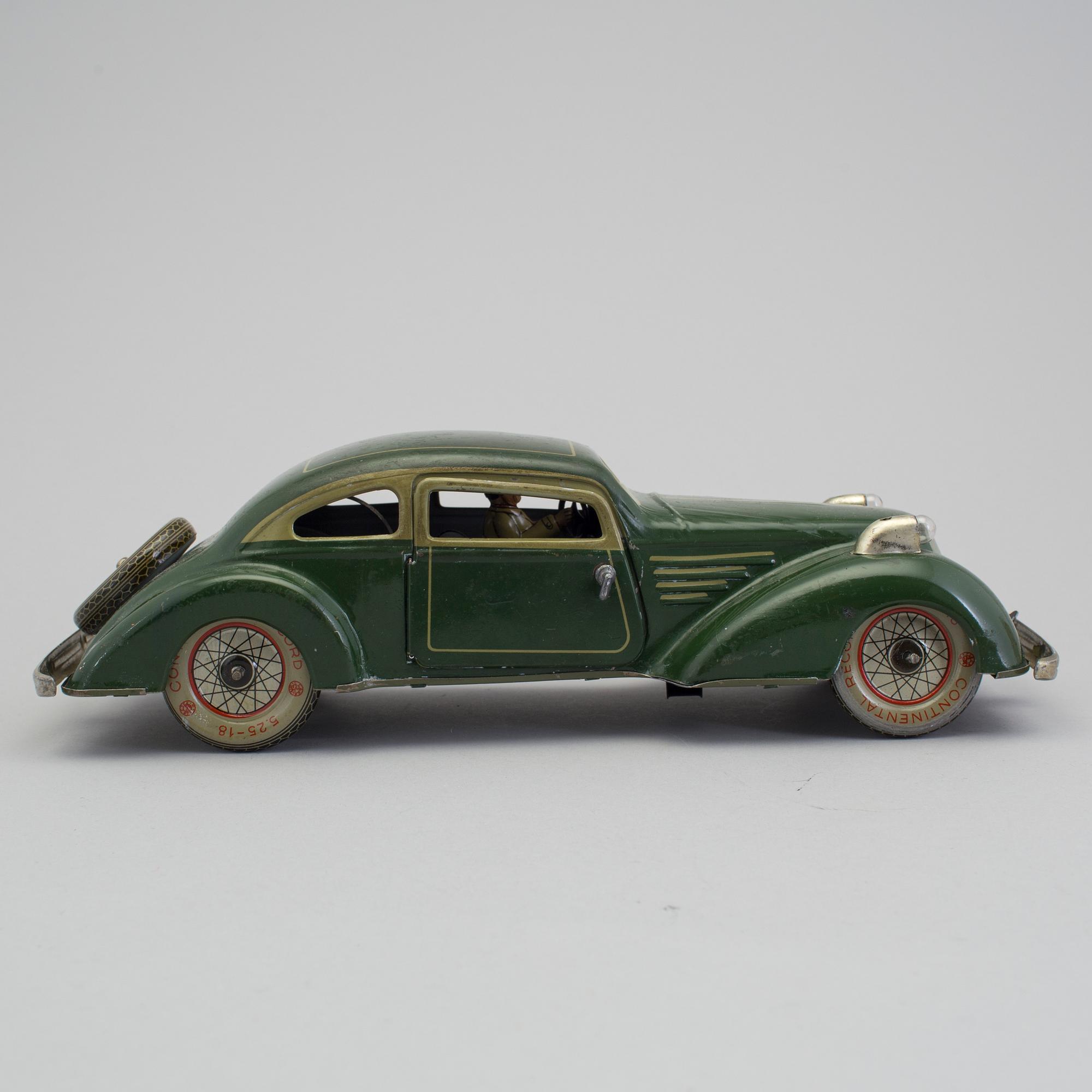 A tinplate Distler sports car JD 3058, Germany, 1930s.