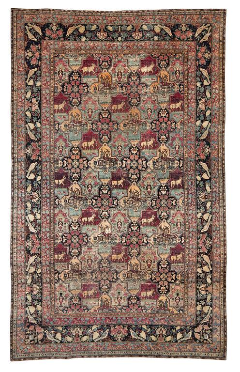 ANTIQUE/SEMI-ANTIQUE TEHERAN probably. 314,5 x 196 cm.