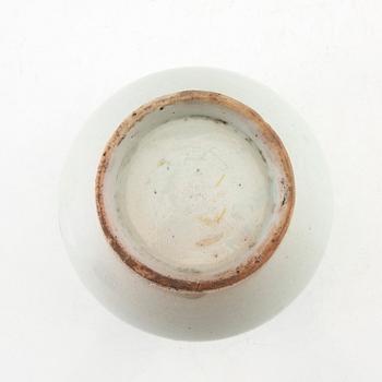 Porcelain Urn Korea 19th Century.