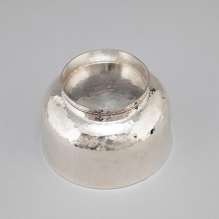 An Inger Råström "Sofiero" silver bowl, GAB, Eskilstuna 2004.