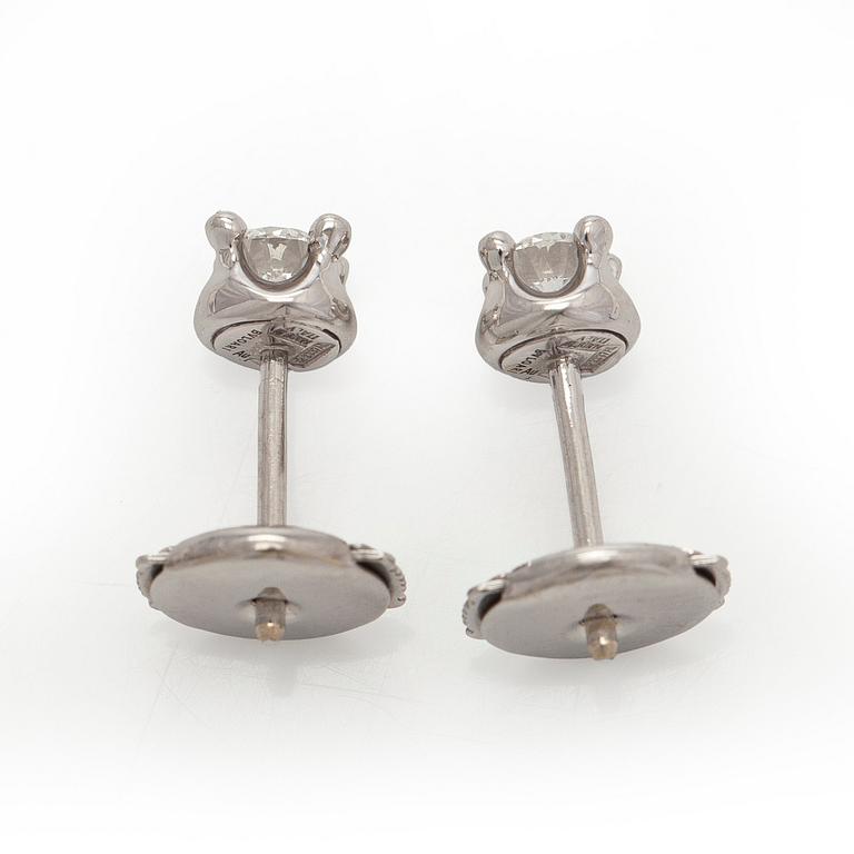 Bulgari, a pair of 18K white gold 'Corona' earrings with brilliant-cut diamonds.