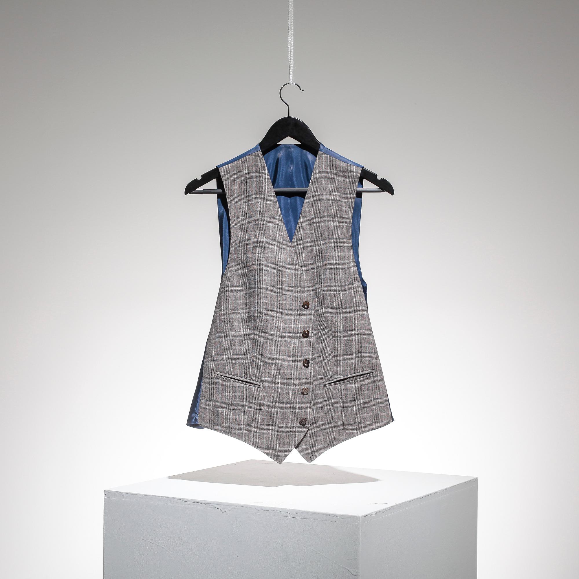 SUIT, Eduard Dressler, size 50.
