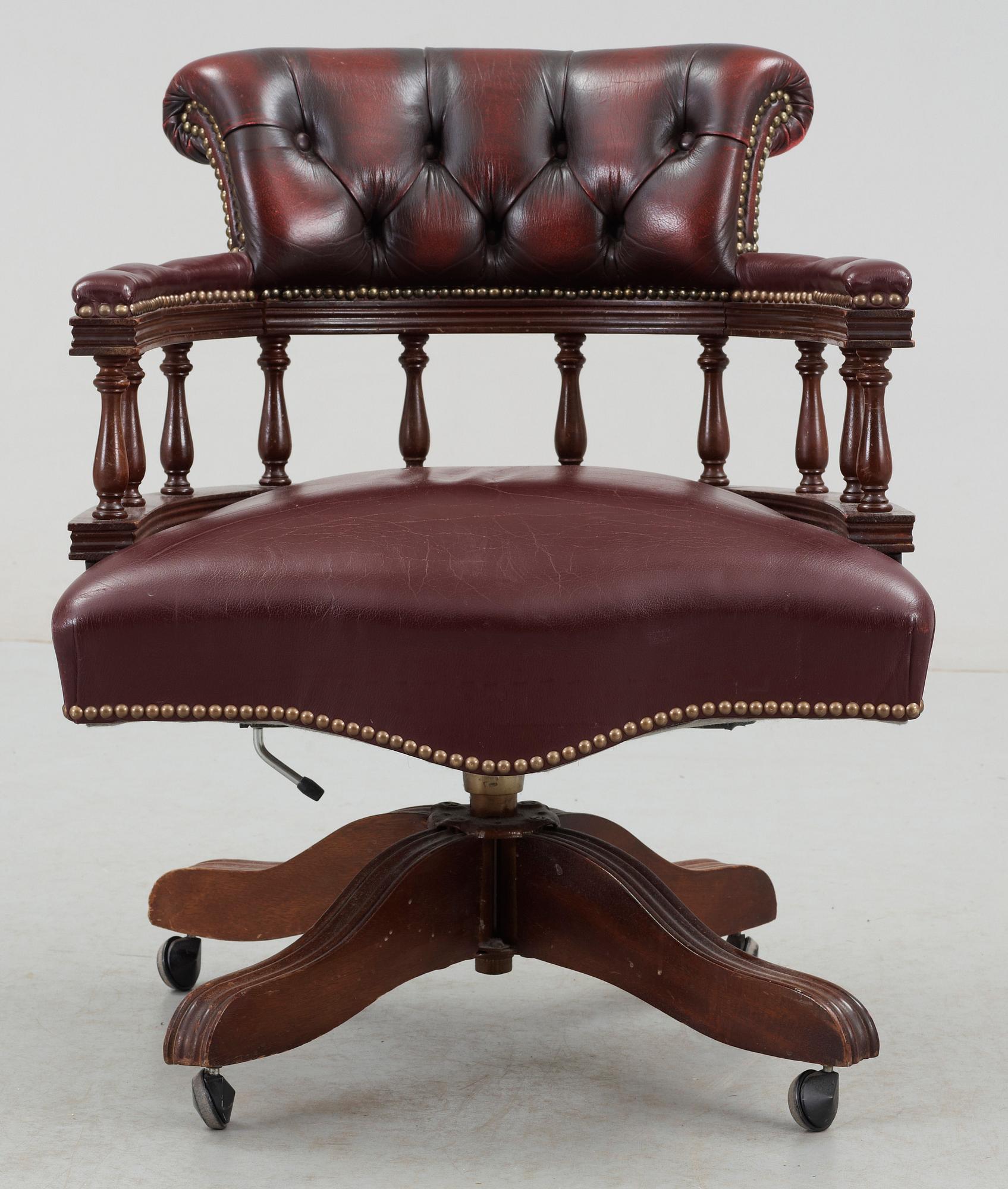 SKRIVBORDSSTOL, Engelsk stil, Norge, 1900-talets andra hälft.