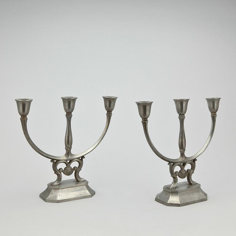 KANDELABRAR, ett par, tenn, Just Andersen, 1930-tal.