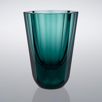 GÖRAN HONGELL, A VASE. Signed GH 3 - Karhula. 1940s.