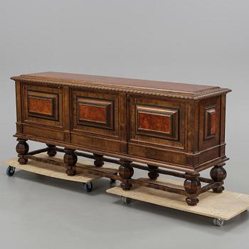 SKÄNK, barockstil, 1900-tal.
