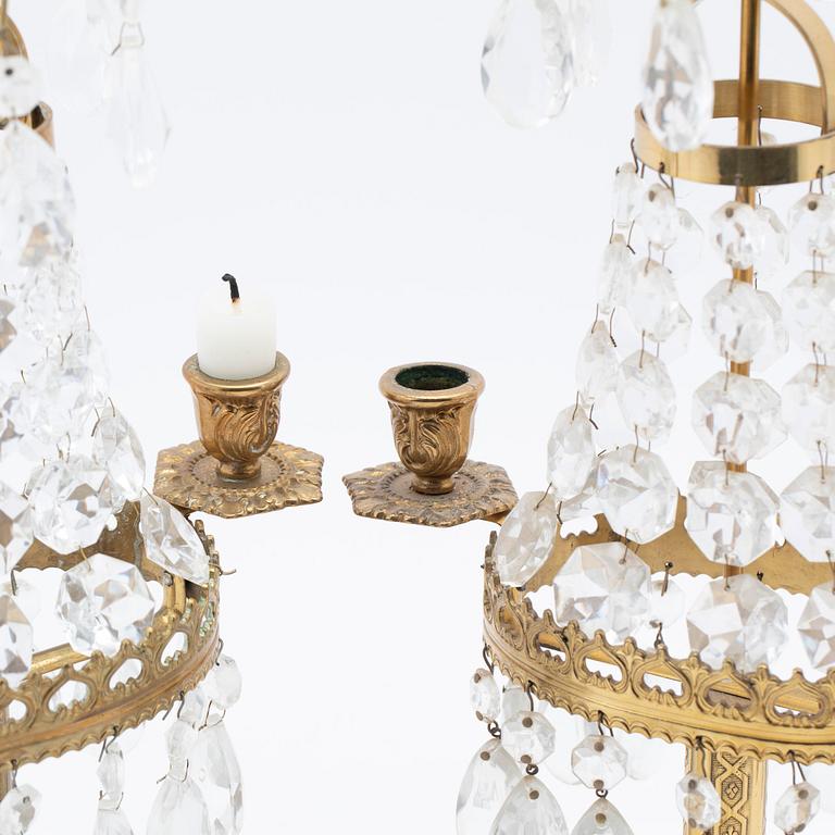 Table lustre, a pair from the 20th century.