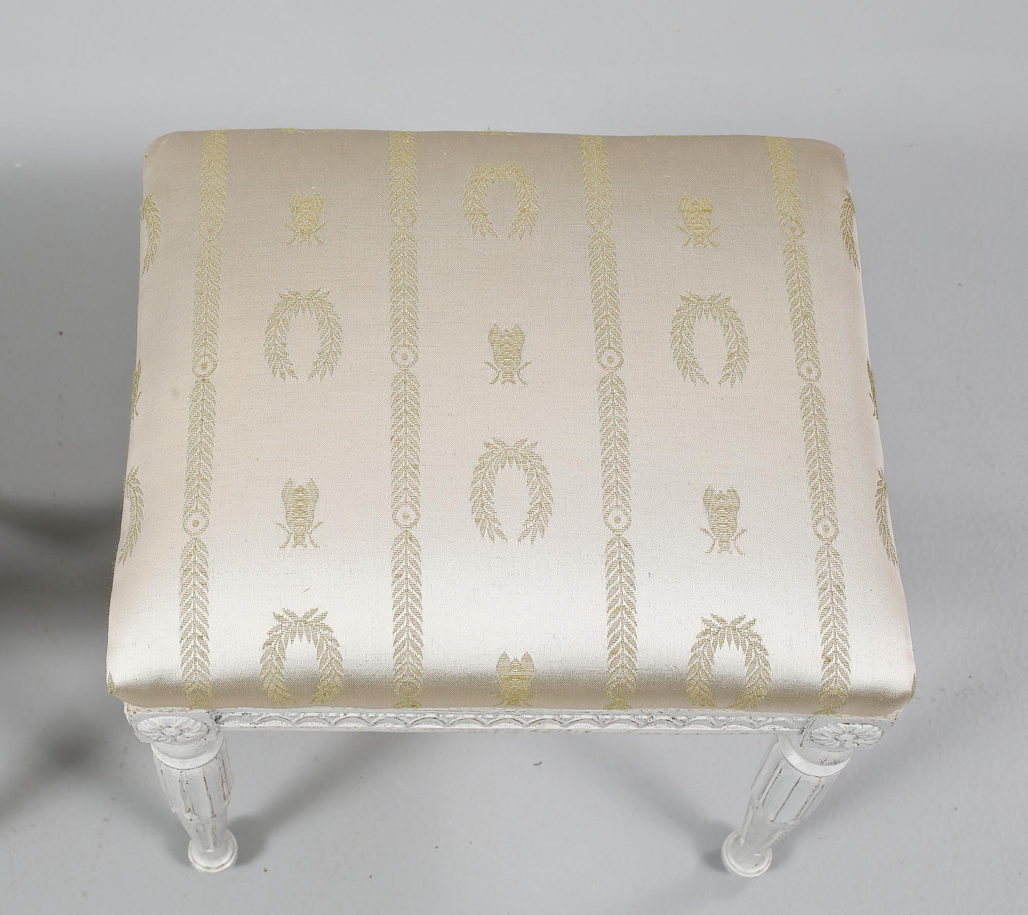 TABURETTER, ett par, 1800-tal.