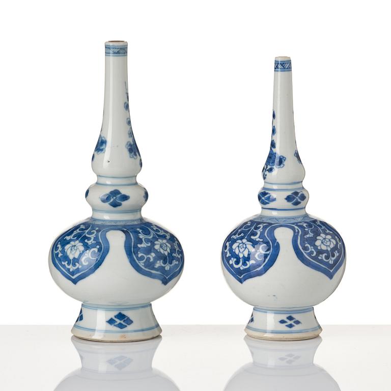Two blue and white rose water sprinklers/vases, Qing dynasty, Kangxi (1662-1722).