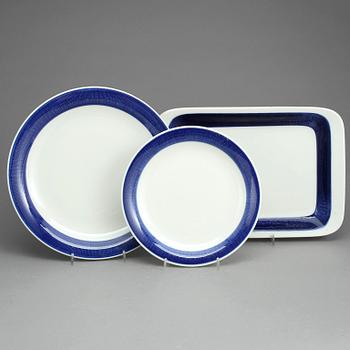 SERVISDELAR, 13 st, porslin, "Koka blå", Hertha Bengtsson, Rörstrand, 1956-88.