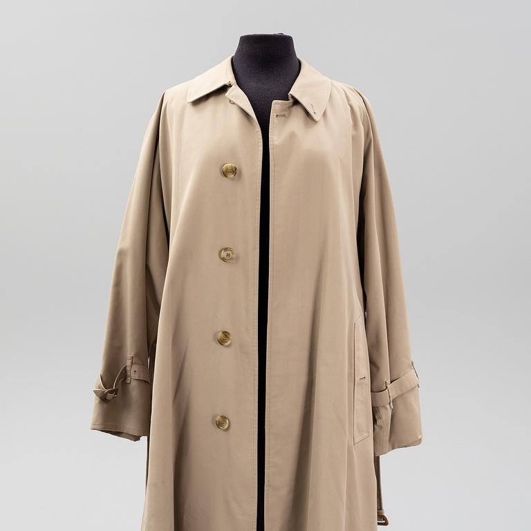 Burberry, trenchcoat, size 50.