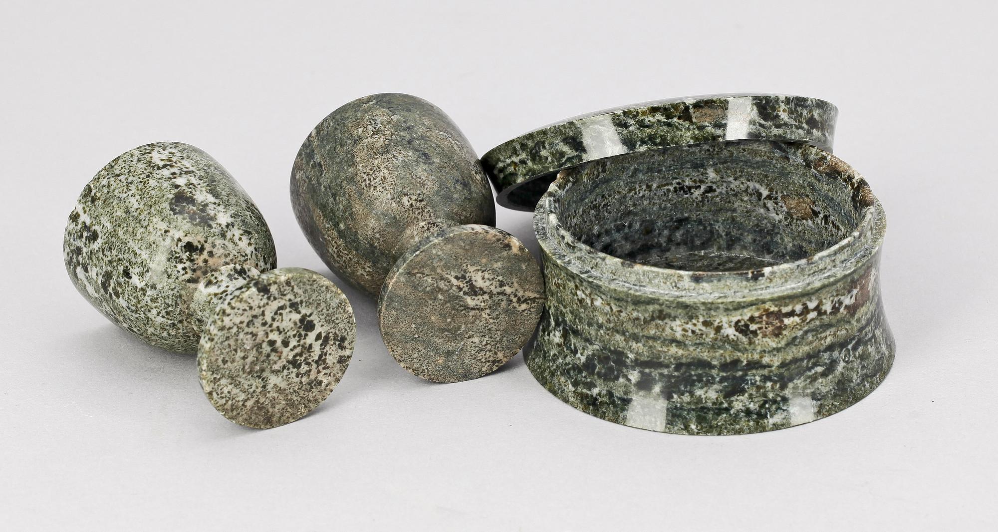 DOSA samt ÄGGKOPPAR, 2 st, kolmårdsmarmor, 1800/1900-tal.