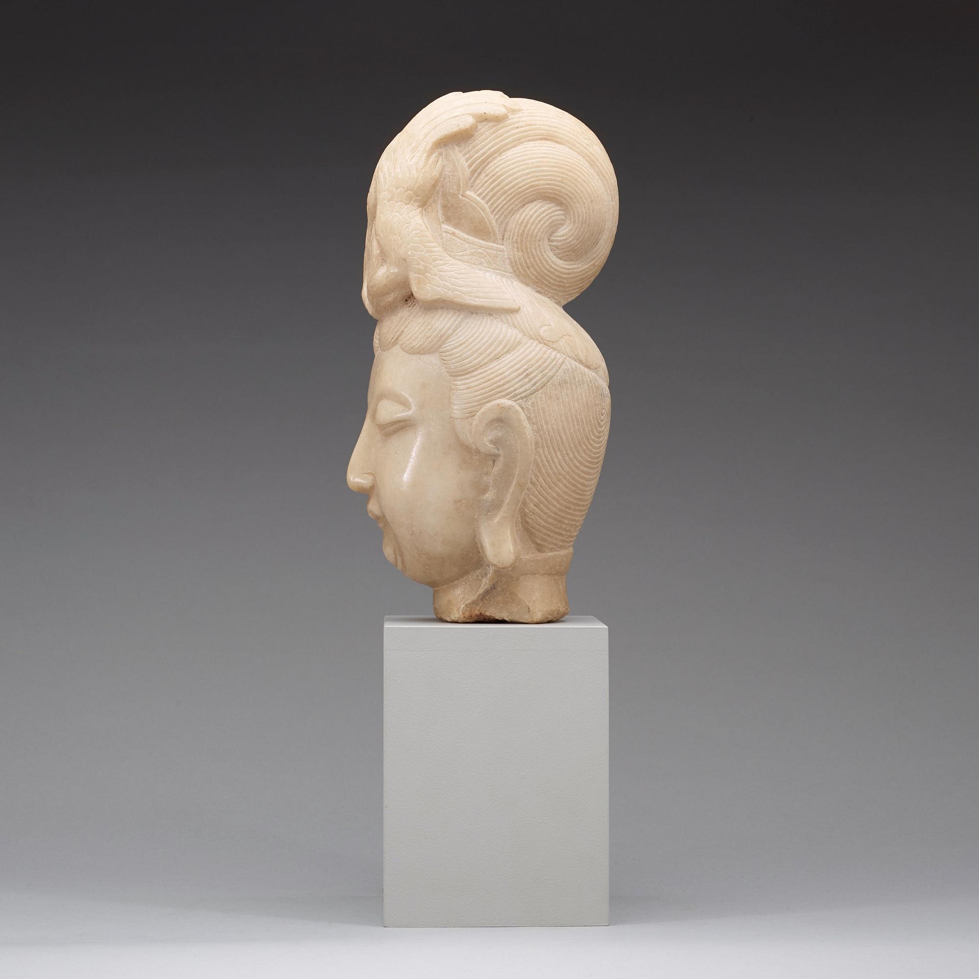 BODHISATTVA, marmor, Tang-stil,  troligen 1700-tal.