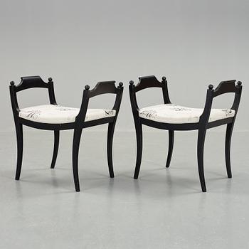 TABURETTER, ett par, Karl-Johan, 1800-talets mitt.