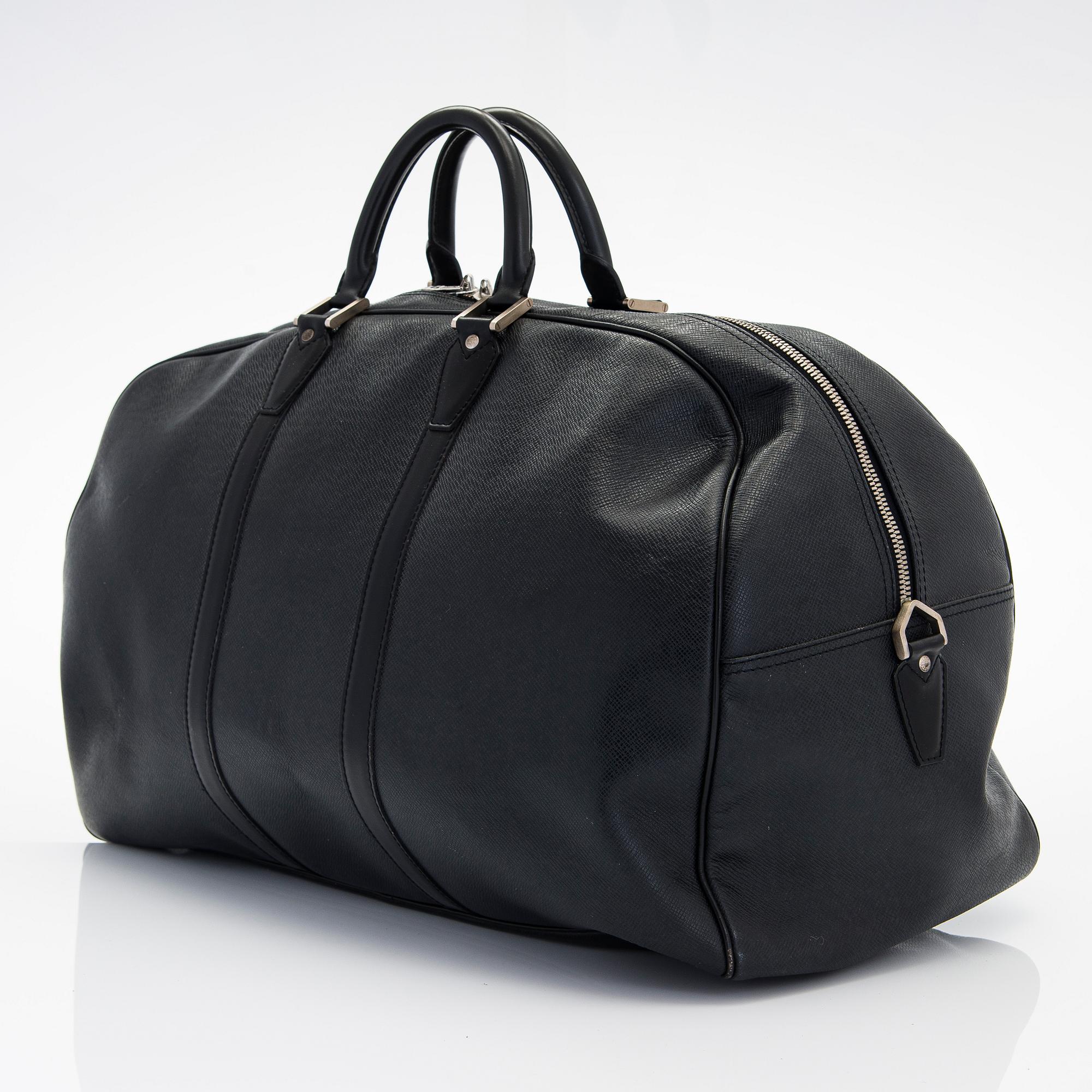 Louis Vuitton, a 'Taiga Kendall GM' weekend bag. - Bukowskis