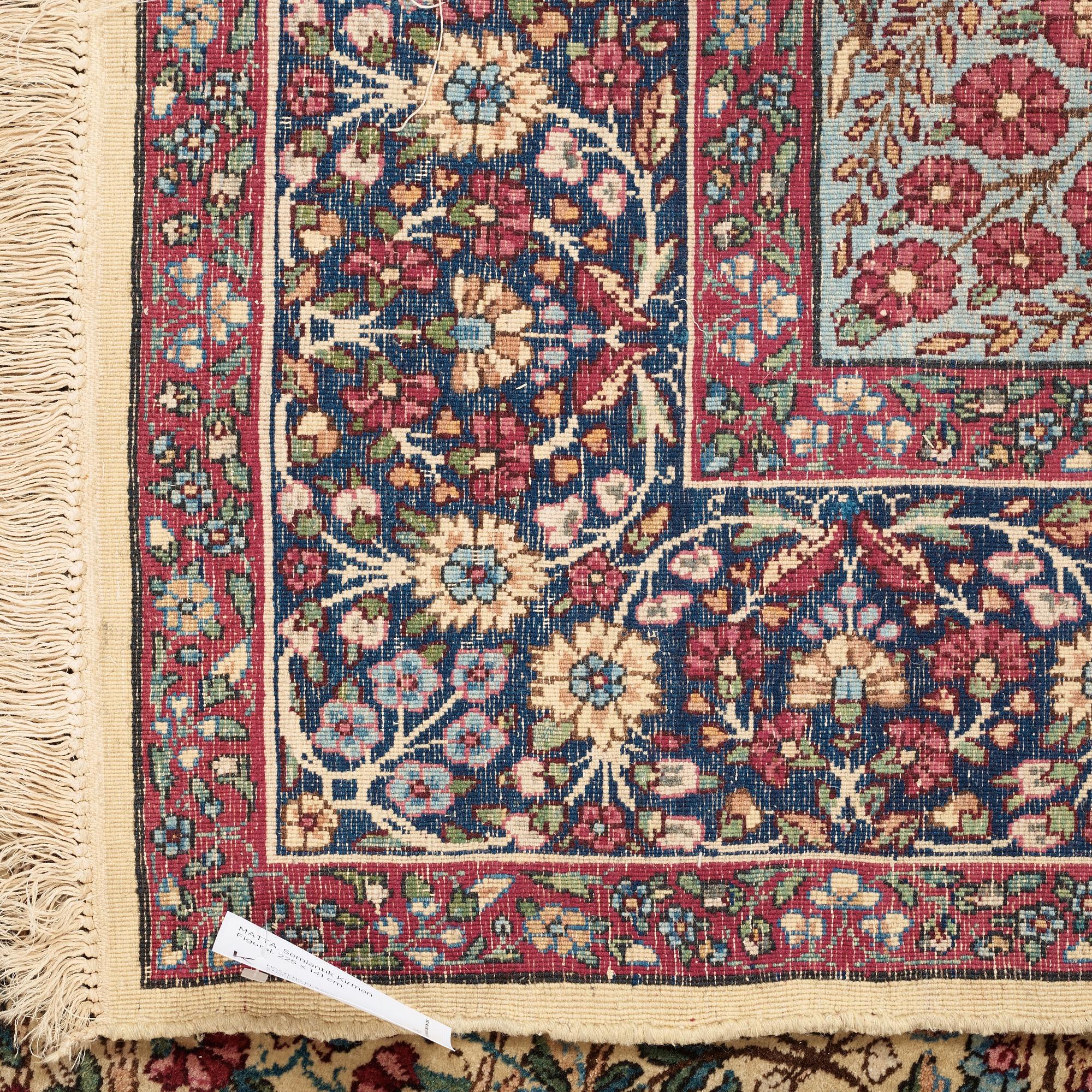 RUG. Semi-antique Kerman Figural. 225 x 141 cm.