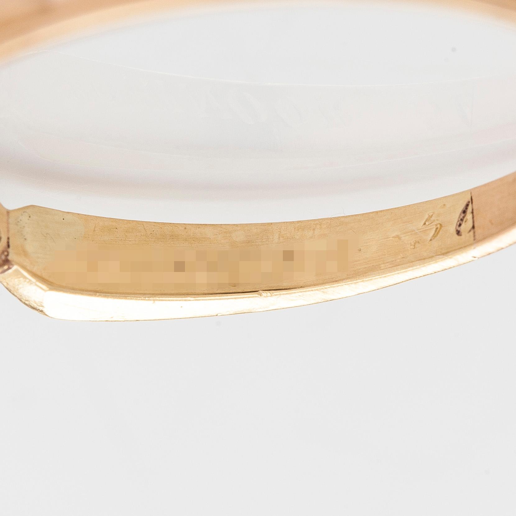 Ring in 18K gold with a brilliant-cut diamond.