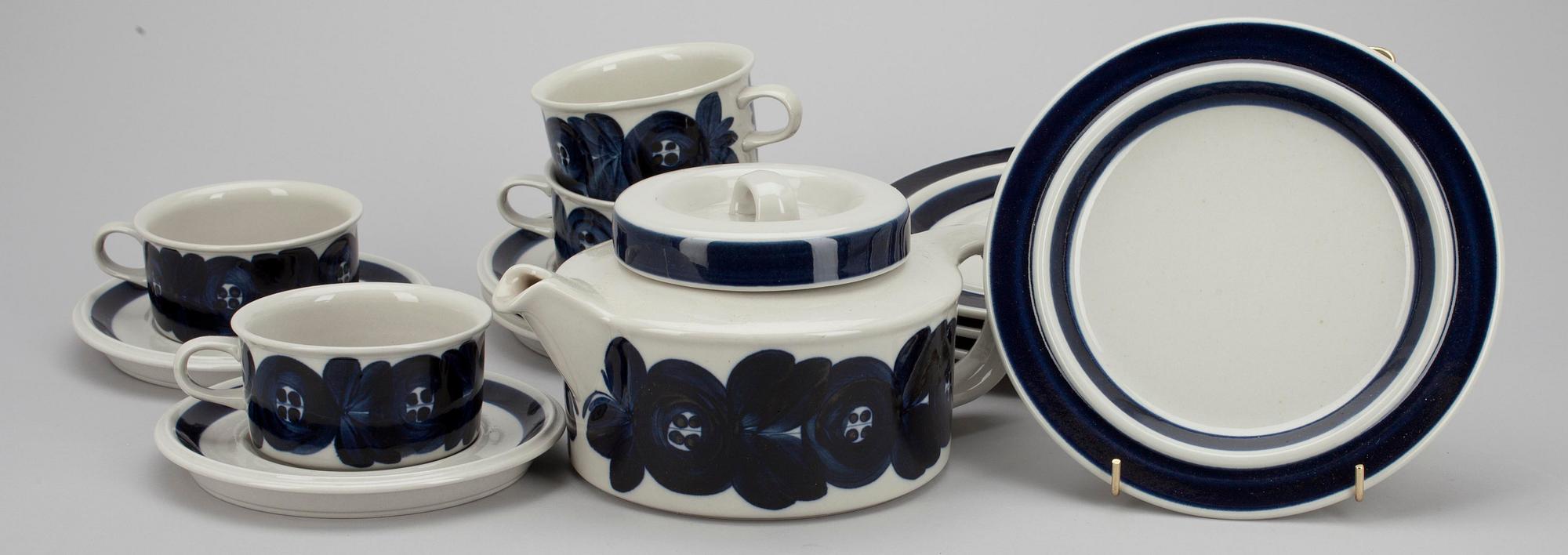 SERVISDELAR, 9 st, stengods, "Anemone" Ulla Procopé, Arabia 1970-tal.