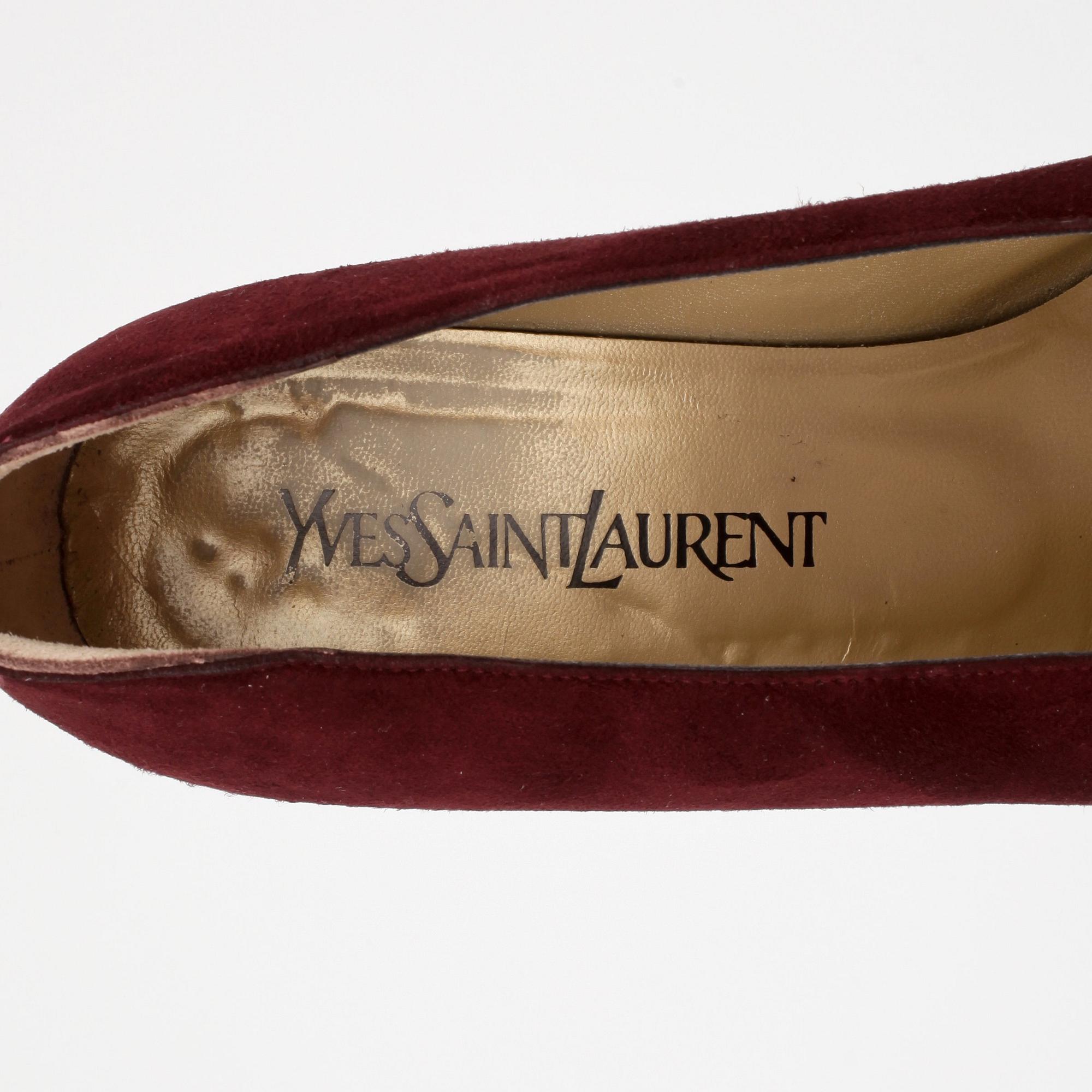 YVES SAINT LAURENT, ett par pumps. Storlek 38,5.