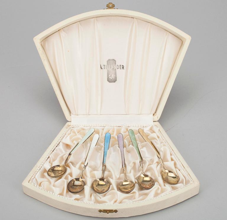 MOCKASKEDAR, 6 st, förgyllt silver 916 samt emalj, Tillander, Helsingfors 1952-53.