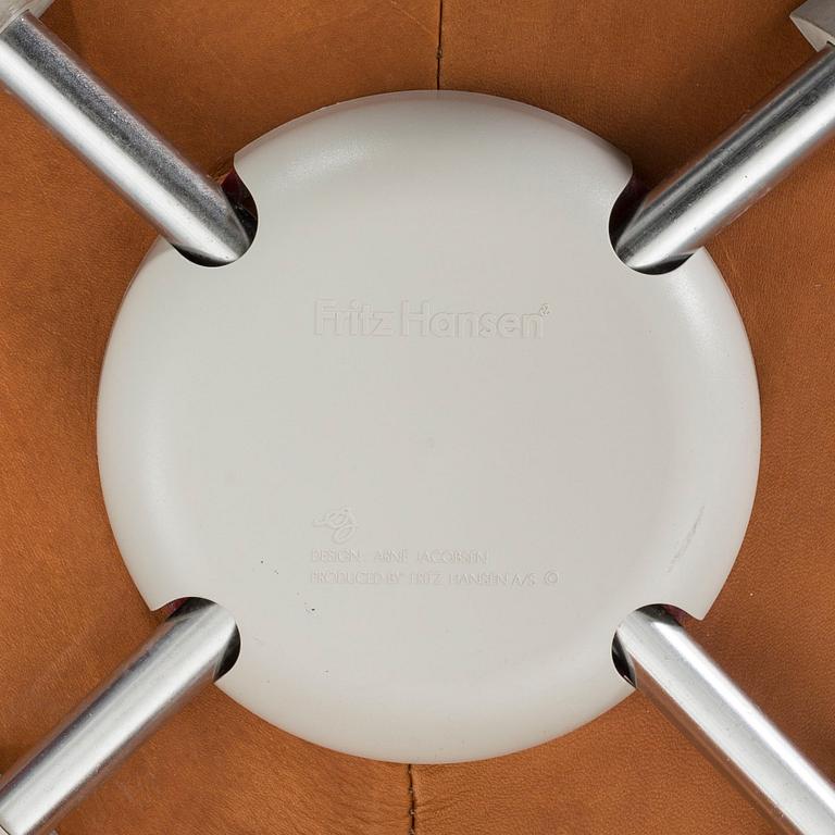 ARNE JACOBSEN, 6 st "SJUAN" för Fritz Hansen.