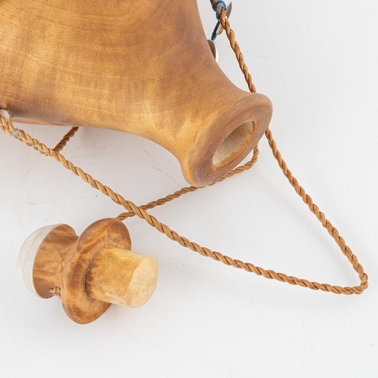 Anders Sunna,  a birch and reindeer horn flask.