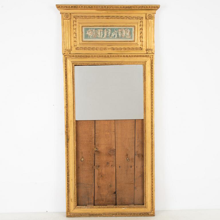 A late Gustavian mirror, around year 1800.