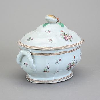 SÅSTERRIN, Kina, kompaniporslin, 1700-tal.