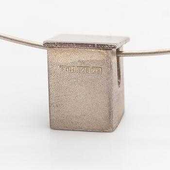 Pekka Piekäinen, A sterling silver necklace "Bird house". Platinoro, Turku 1999.
