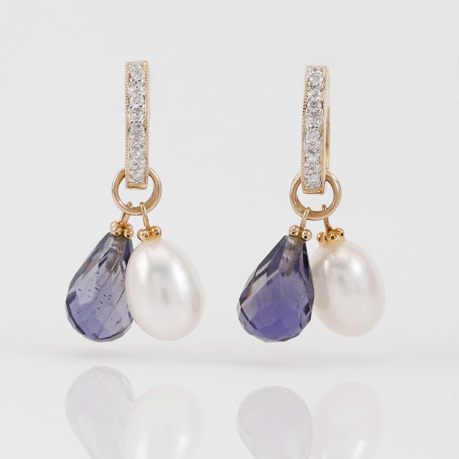 ÖRHÄNGEN, 1 par, 14K guld, iolite, sötvattenspärlor och diamanter.