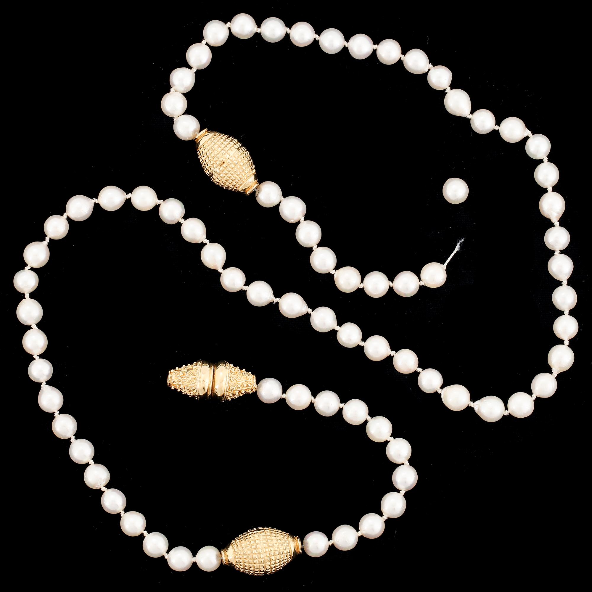 Cultured pearl necklace, replica viking clasp 18K gold.