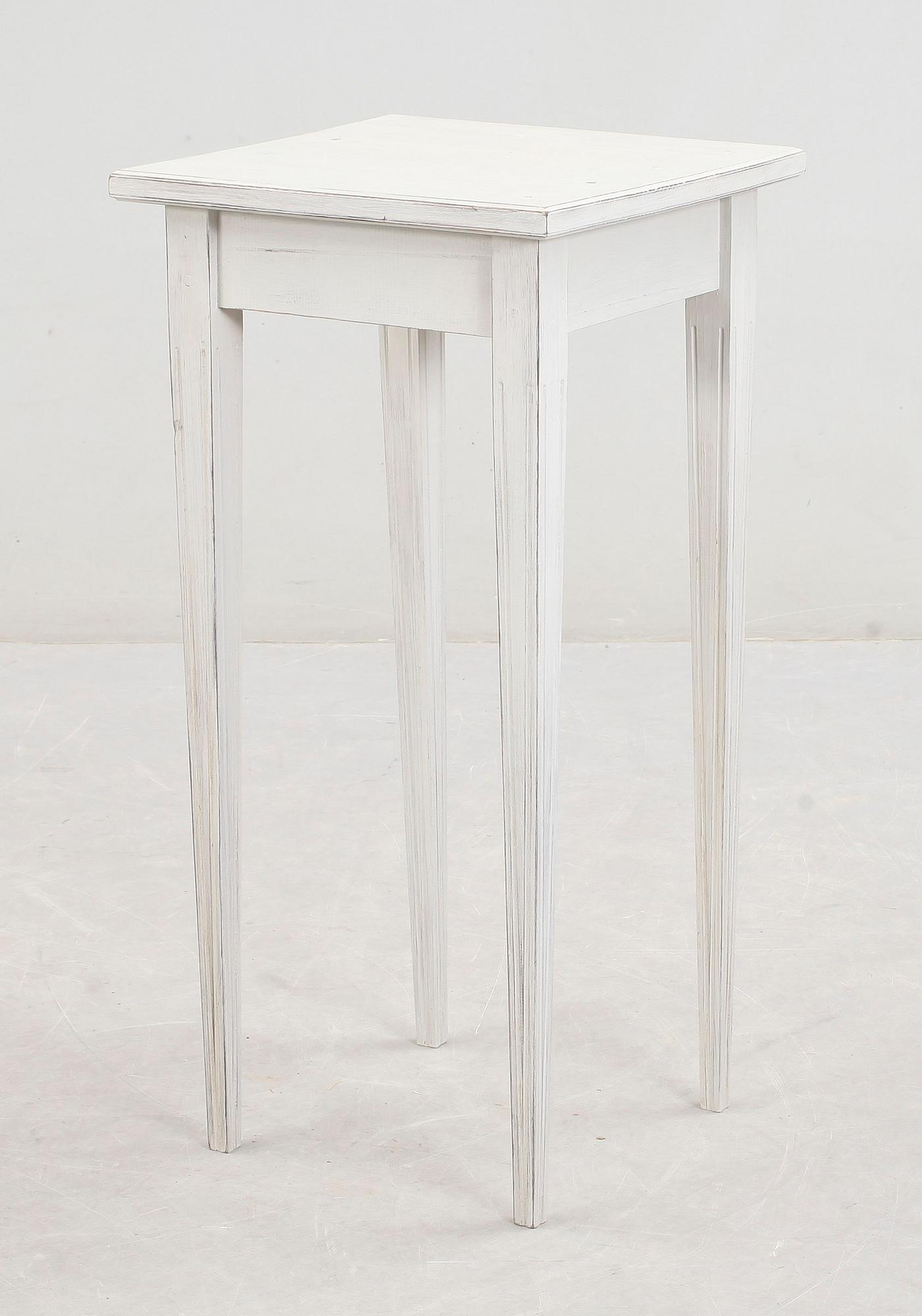 LAMPBORD, Gustaviansk stil, omkr sekelskiftet 1900.