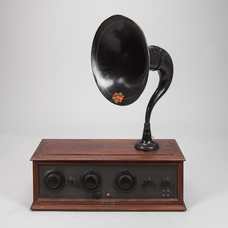 RADIOMOTTAGARE med HORNHÖGTALARE, ATM "Claritone" BBC, 1920/1930-tal.
