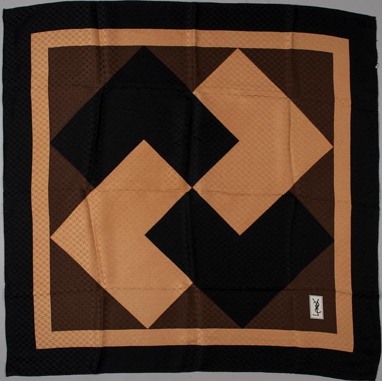 SCARF, Yves Saint Laurent.