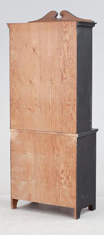 VITRINSKÅP, 1900-talets början.