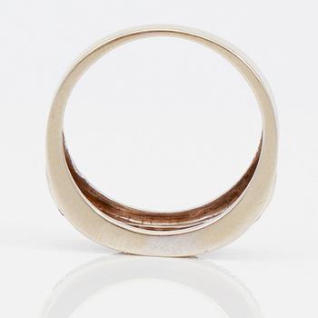 RING, diamanter, svenska stämplar.