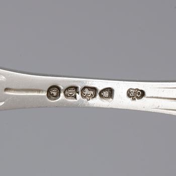 PARTI SKEDAR, silver, eklektisk- resp rokokostil, mest London och 1800-tal. Tot ca 830 gram.