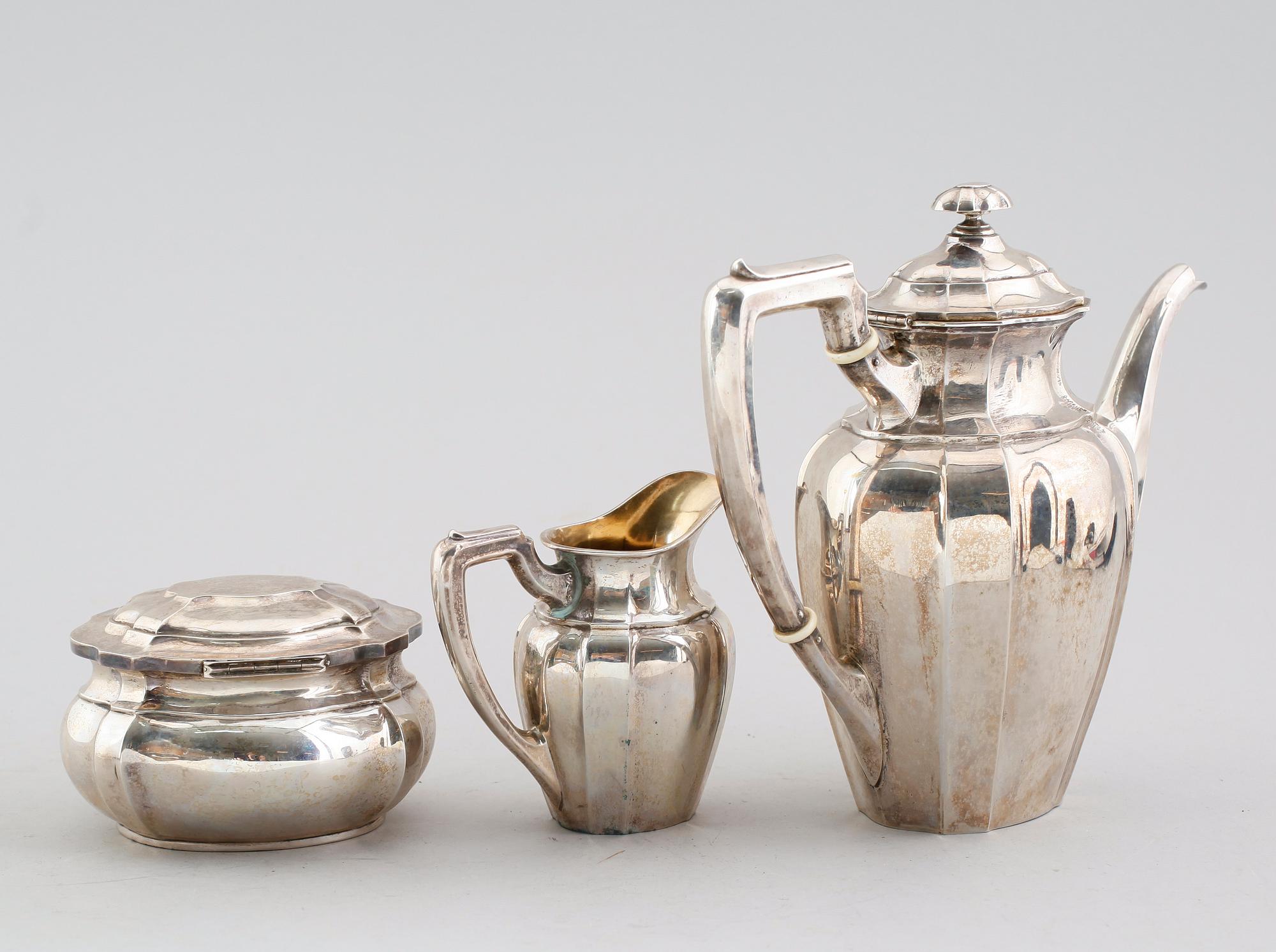 KAFFESERVIS, 3 delar, silver, K Andersson, Stockholm 1919. Vikt ca 1017 gram.