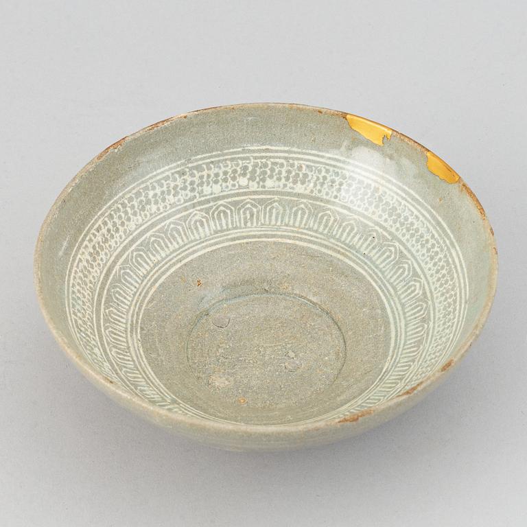 A Korean Koryo ceramic bowl, 15th century.