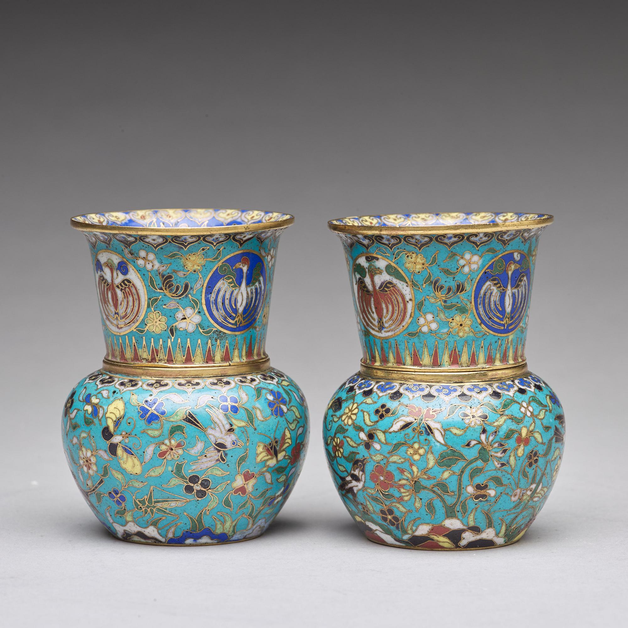 A pair of cloisonné tea cups with hotwater liners, Qing dynasty, 19th Century.