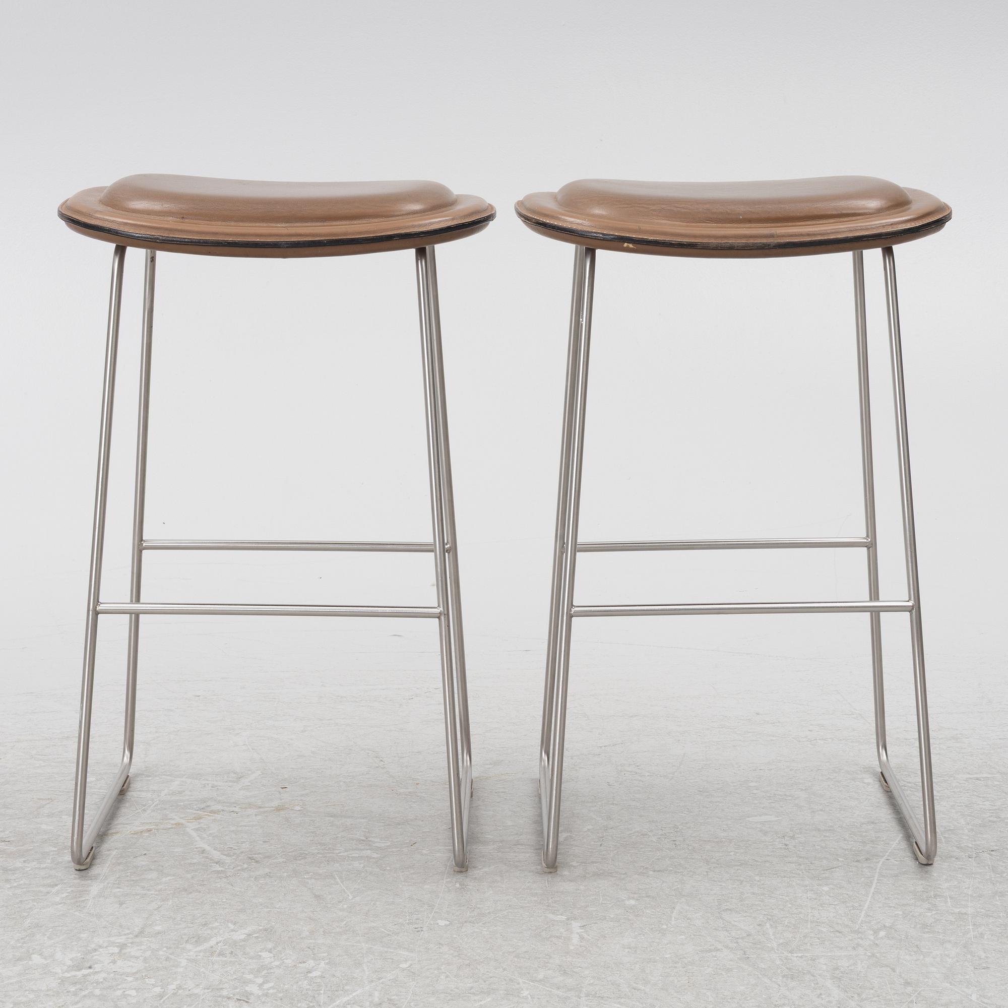 Jasper Morrison, bar stools, a pair of "Hi-Pad", Cappellini.