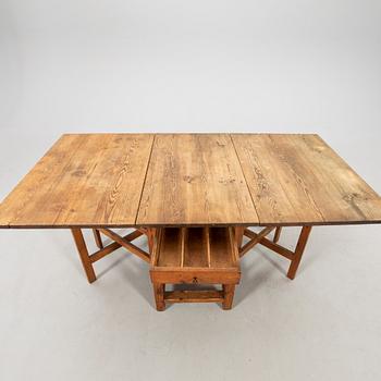 Drop-leaf table, late 19th century.