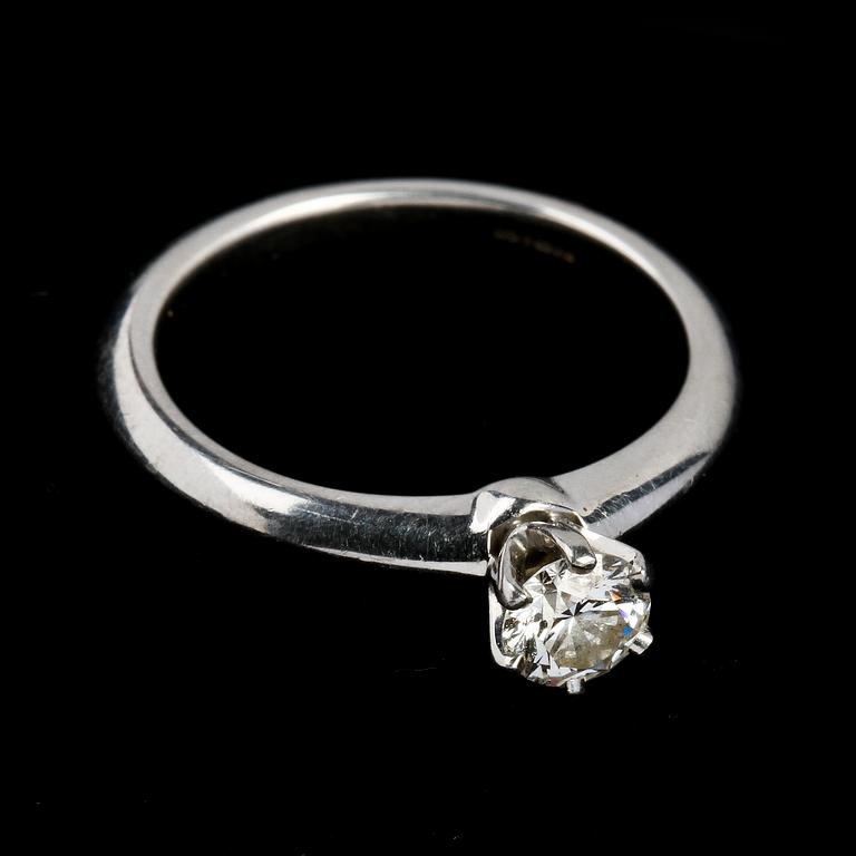 RING, platina samt briljantslipad diamant, 0.30 ct, Tiffany & Co, vikt 5g.
