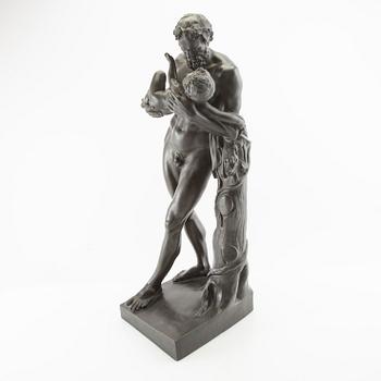 Skulptur "Silenus vaggar barnet Dionysos.".