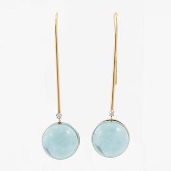 Earrings, 18K gold with blue quartz and brilliant-cut diamonds.