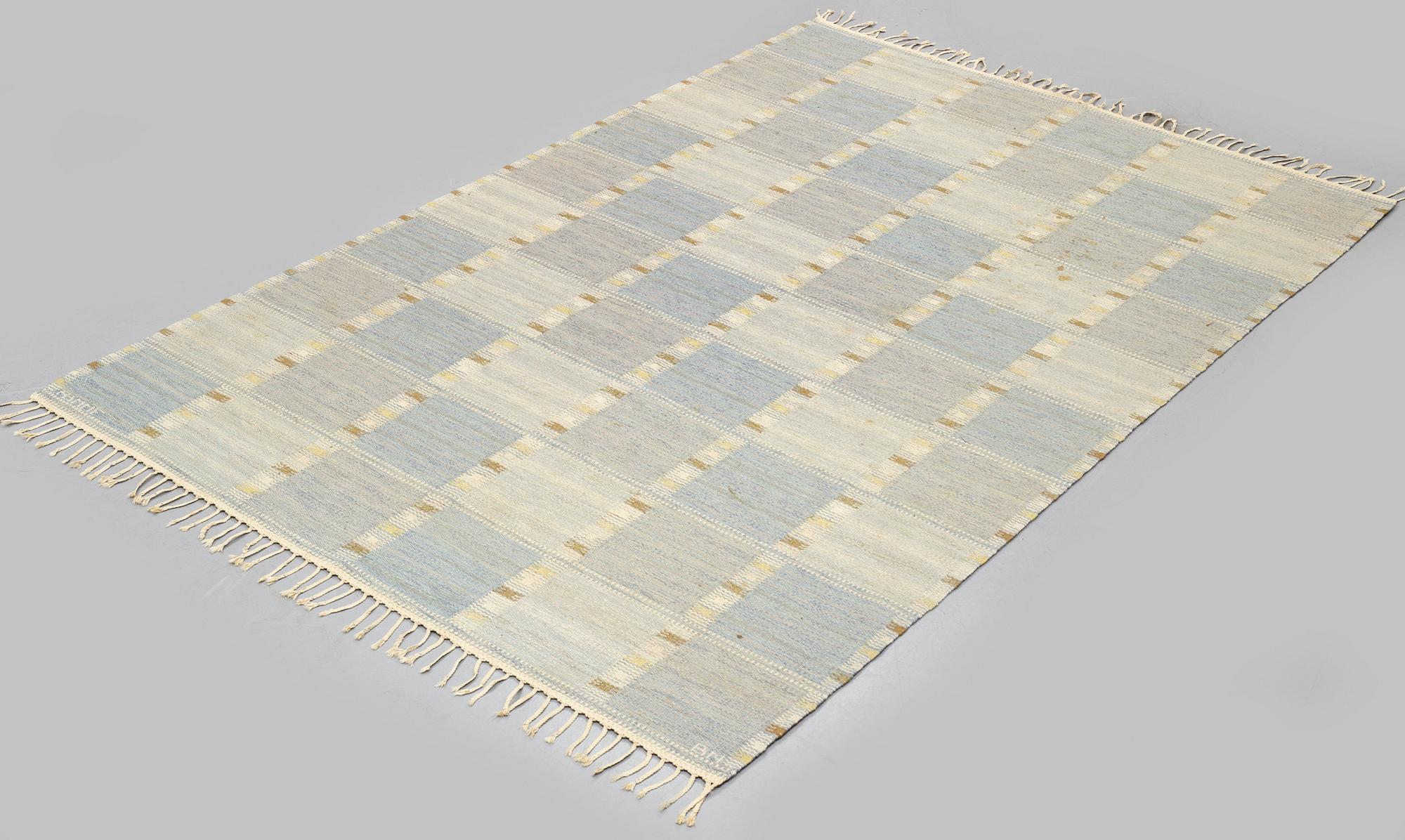 Barbro Nilsson, matto, "Falurutan, lättblå III", flat weave, ca 257 x 170 cm, signed AB MMF BN.