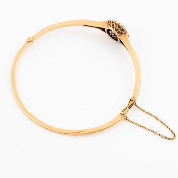 Armring 18K guld med gammalslipade diamanter 1920-tal.
