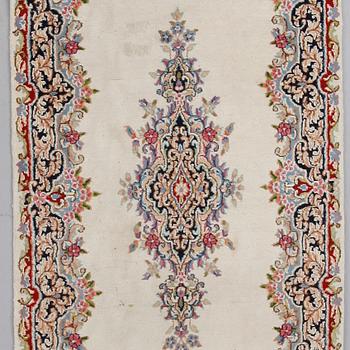 MATTA, orient, ca 382 x 80 cm.