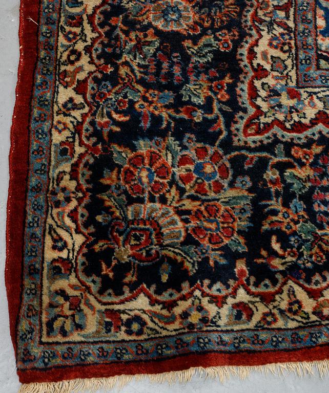A carpet, oriental, ca 415 x 287 cm.